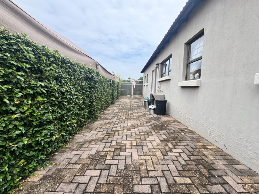 3 Bedroom Property for Sale in Wilkoppies North West